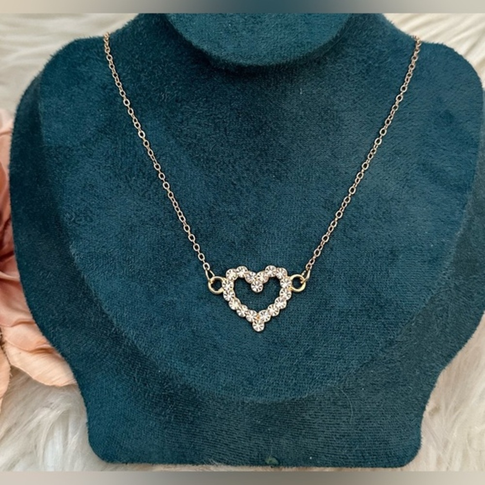 Gold Heart Necklace With Crystal Gemstones NEW!